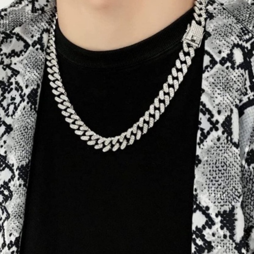 Men’s Silver Ice Out Bling Chain .*NEW*